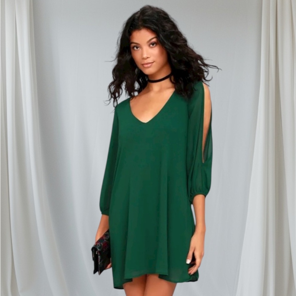 NWT LULU’s  Emerald Green slit sleeve women’s dress size small